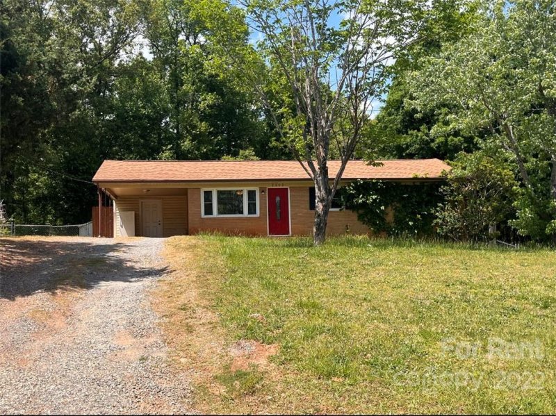 2402 Maplewood Drive