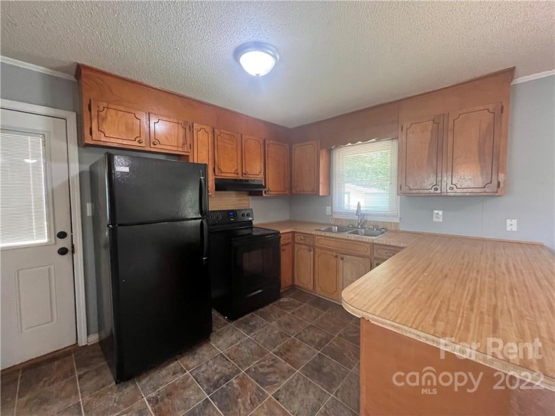 Property image 2 at 2402 Maplewood Drive, Gastonia, NC 28052