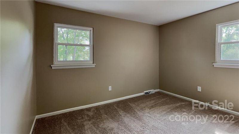 Property image 2 at 1003 Holly Drive, Gastonia, NC 28054