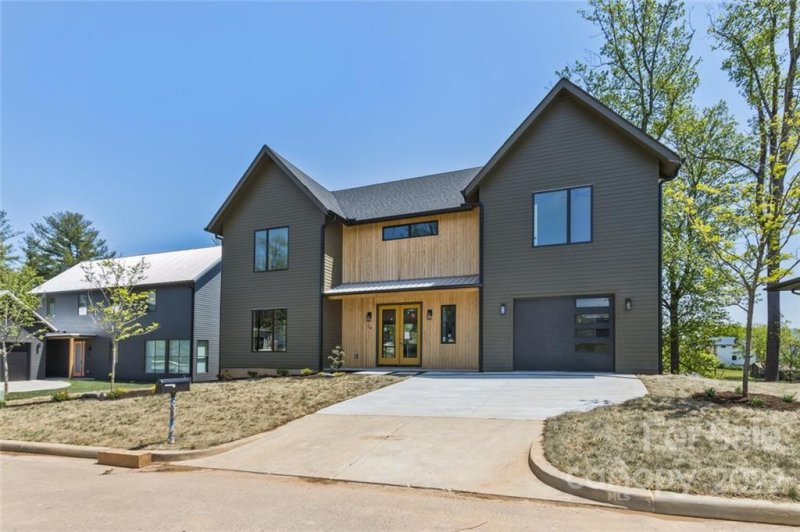 Property image 4 at 24 Malvern Walk, Asheville, NC 28806