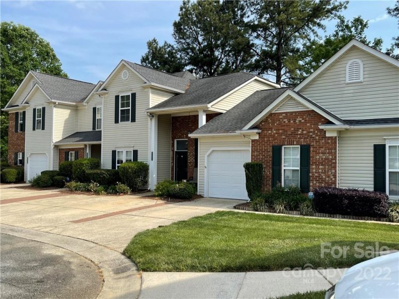 Property image 3 at 8848 Treyburn Drive, Charlotte, NC 28216