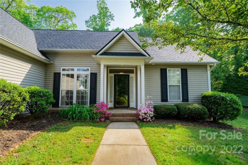 Property image 2 at 216 E Farm Creek Drive, Asheville, NC 28806