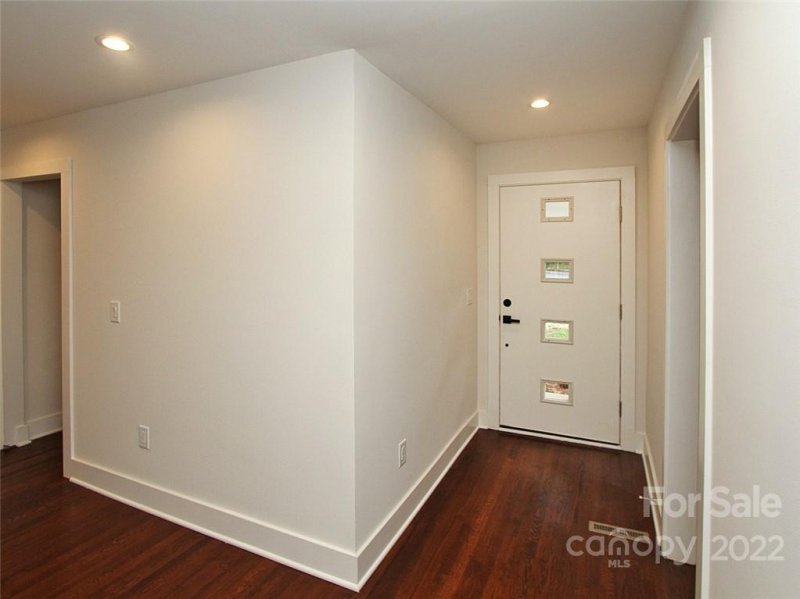 Property image 5 at 976 Blackberry Circle, Charlotte, NC 28209