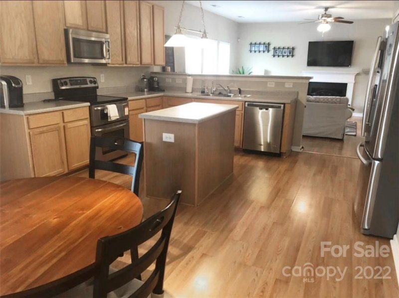 Property image 5 at 910 Coach House Court, Rock Hill, SC 29730