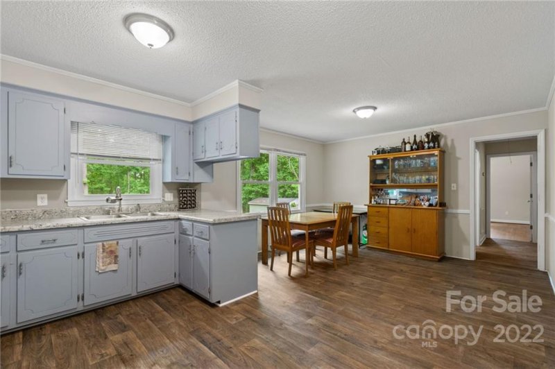 Property image 5 at 2301 Sunset Boulevard, Charlotte, NC 28269