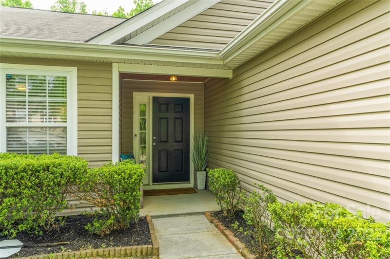 Property image 3 at 7819 Rabbits Foot Lane, Charlotte, NC 28217