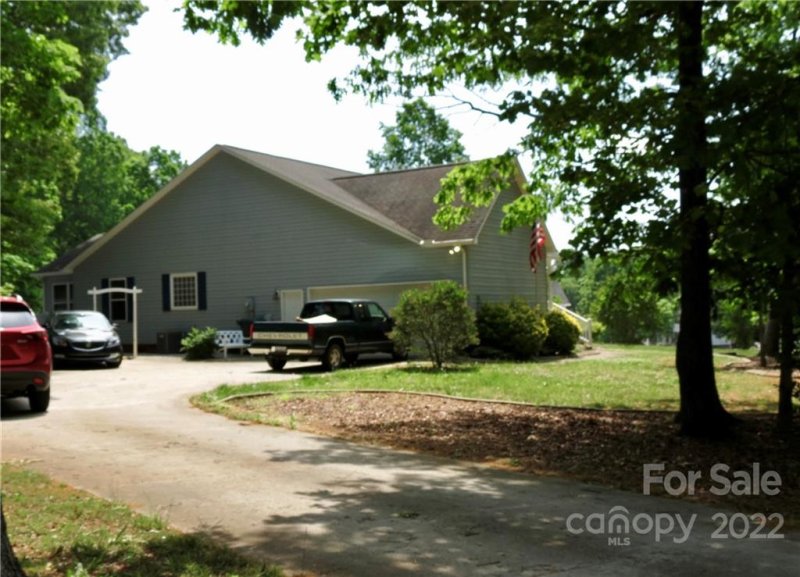 Property image 3 at 383 Maple Ridge Circle, Salisbury, NC 28147