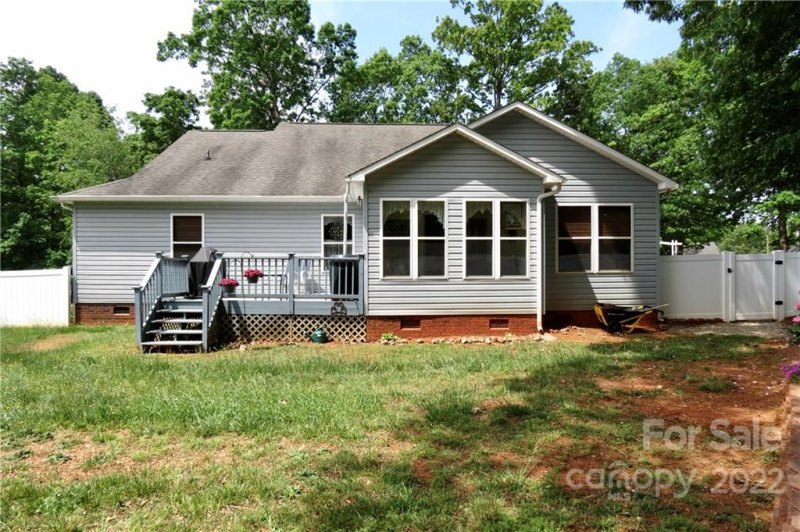 Property image 4 at 383 Maple Ridge Circle, Salisbury, NC 28147
