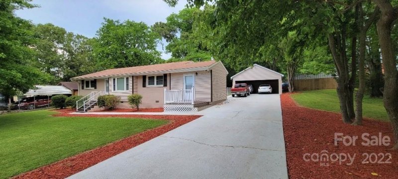 1715 Dogwood Drive