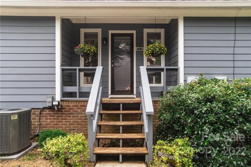 Property image 4 at 6606 Shaftesbury Road, Charlotte, NC 28270