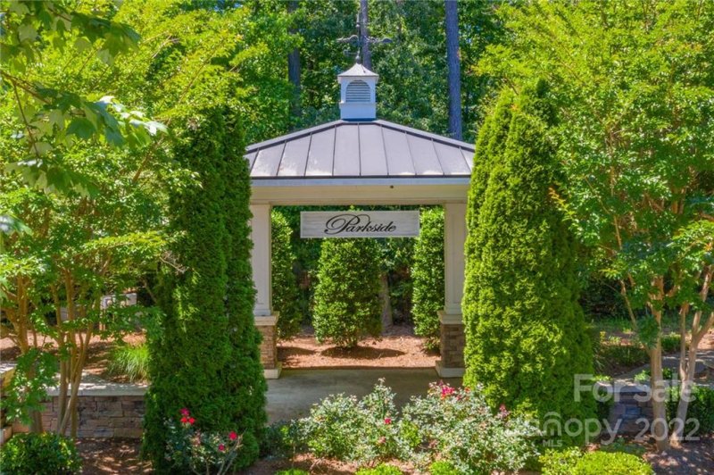 Property image 2 at 3913 Port Richmond Avenue, Gastonia, NC 28056