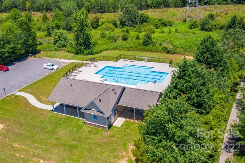 Property image 3 at 3913 Port Richmond Avenue, Gastonia, NC 28056