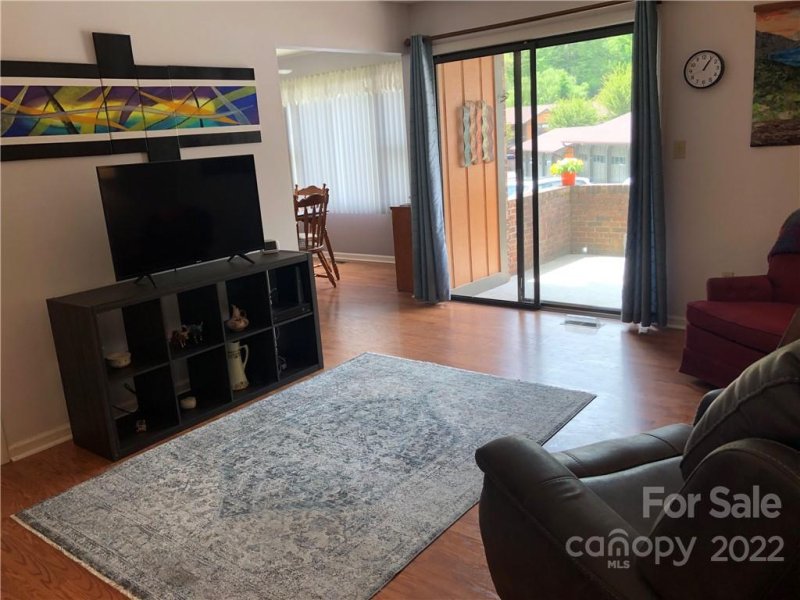 Property image 3 at 1735 B Haywood Manor Drive, Hendersonville, NC 28791