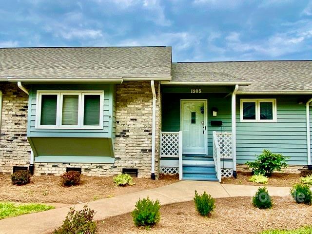 1905 Wellington Hills Circle