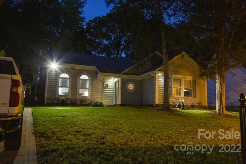 Property image 5 at 2814 Bricker Drive, Charlotte, NC 28273