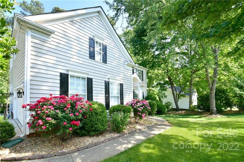 Property image 2 at 143 Spring Grove Drive, Mooresville, NC 28117