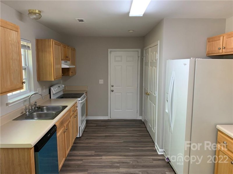 Property image 5 at 5143 Rosemede Drive, Charlotte, NC 28227