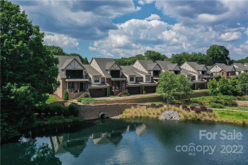 Property image 2 at 2632 Horn Point Court, Charlotte, NC 28226