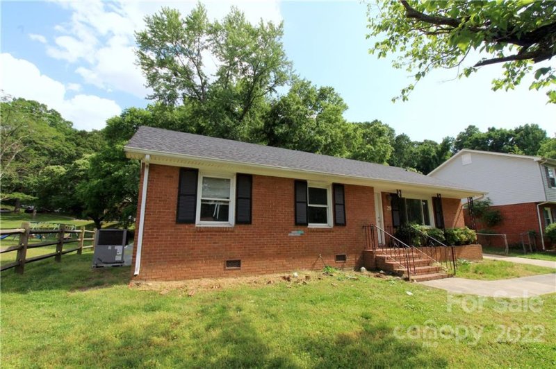 Property image 2 at 529 Crocus Court, Charlotte, NC 28217