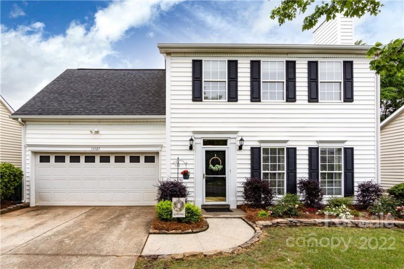 Property image 2 at 11727 Hawick Valley Lane, Charlotte, NC 28277