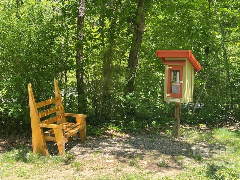 Property image 3 at 11 Springwood Drive, Asheville, NC 28805