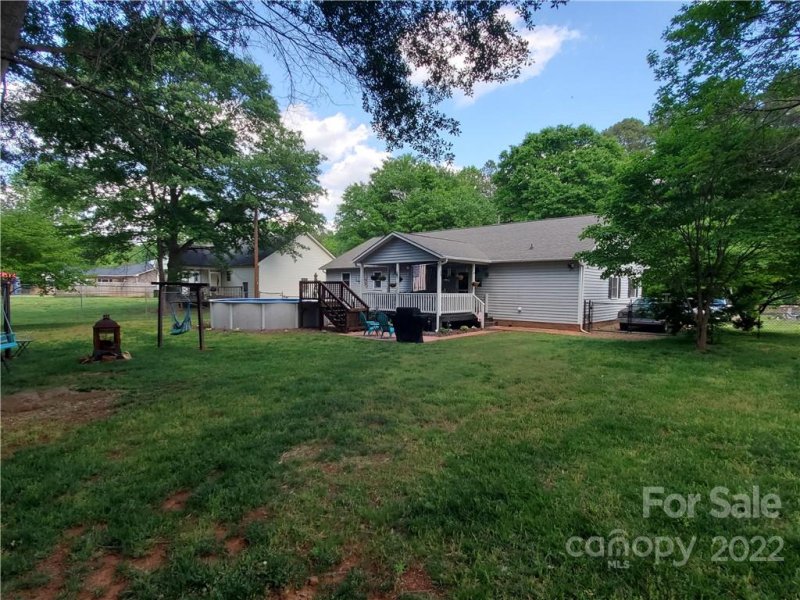 Property image 3 at 627 Blossom Hill Road, Lincolnton, NC 28092