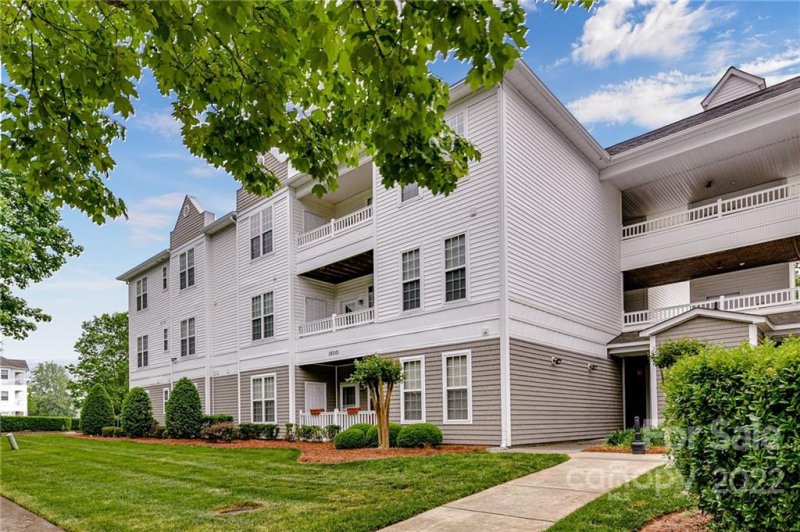 Property image 2 at 18001 Delmas Drive, Cornelius, NC 28031