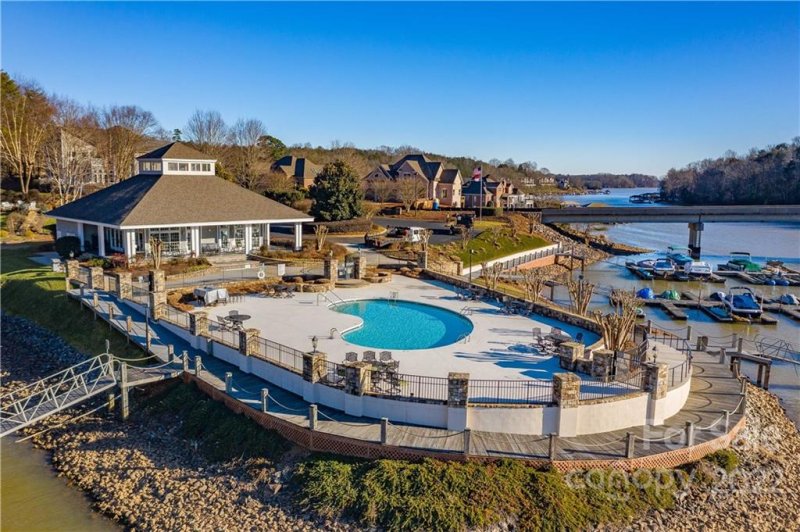 Property image 5 at 131 E Tattersall Drive, Statesville, NC 28677