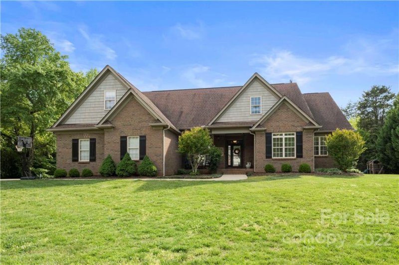 Property image 2 at 3243 Stonemill Path, Sherrills Ford, NC 28673