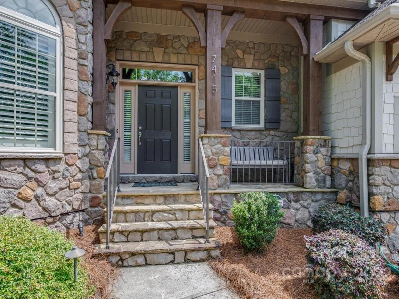 Property image 2 at 7415 Edenbridge Lane, Charlotte, NC 28226