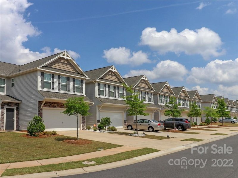 Property image 2 at 430 Tayberry Lane, Fort Mill, SC 29715