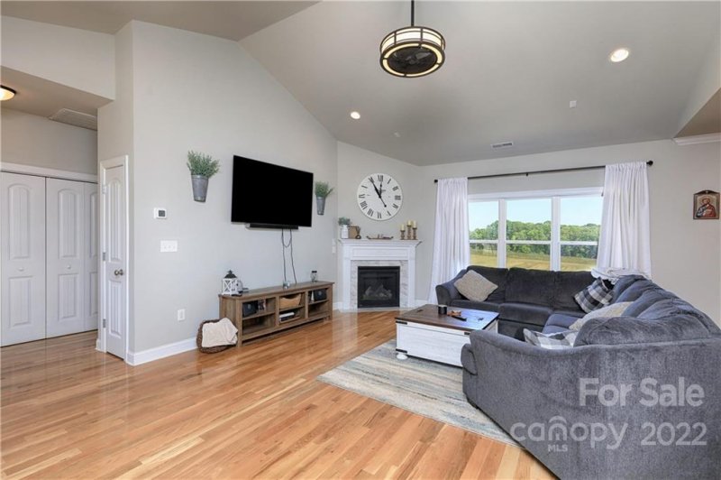 Property image 3 at 151 Castle Pines Lane, Statesville, NC 28625