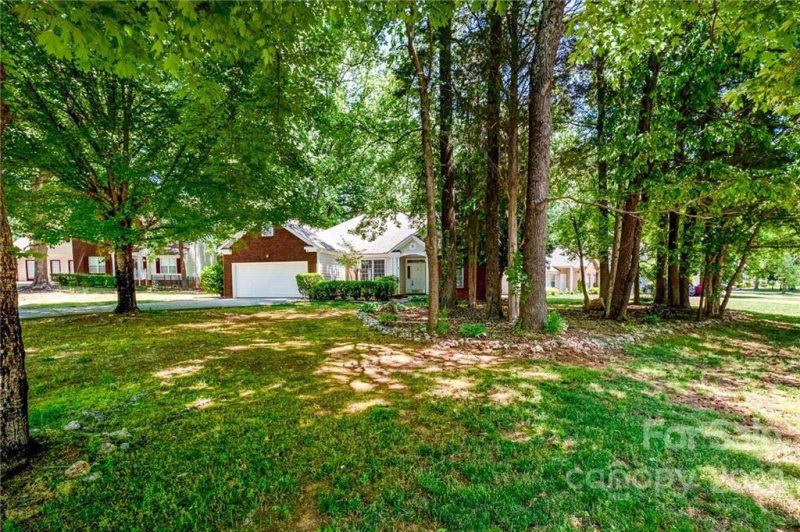 Property image 4 at 6520 White Pine Lane, Charlotte, NC 28262