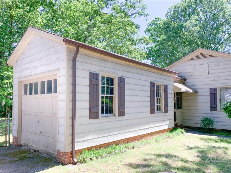 Property image 5 at 320 Euclid Avenue, Statesville, NC 28677