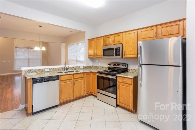 Property image 5 at 10456 Roundleaf Drive, Charlotte, NC 28213