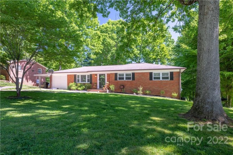 Property image 2 at 113 Crest Hill Drive, Morganton, NC 28655