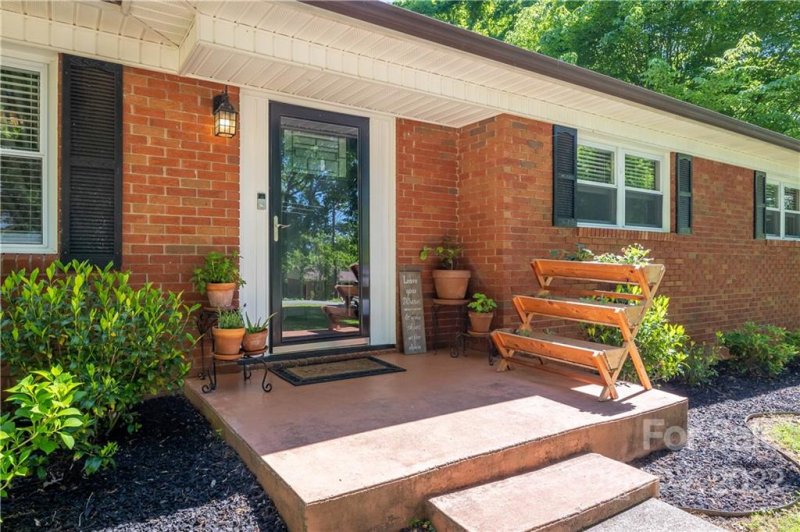 Property image 3 at 113 Crest Hill Drive, Morganton, NC 28655