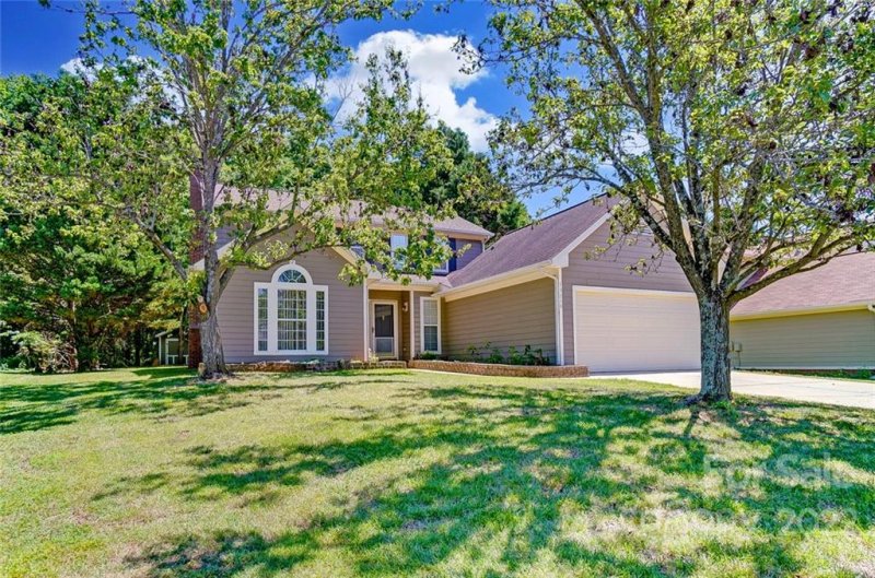 13218 Greycrest Drive