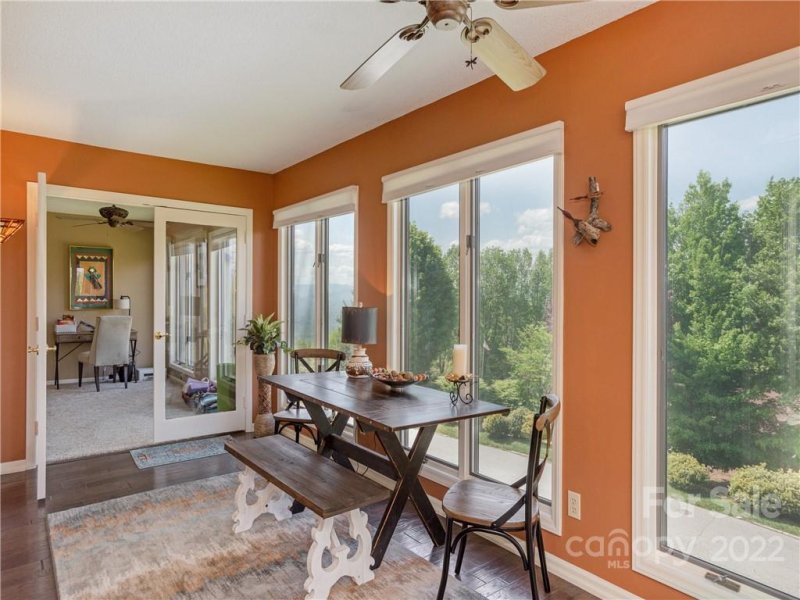 Property image 5 at 905 Fleetwood Plaza, Hendersonville, NC 28739