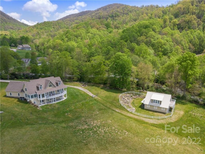 Property image 3 at 17 Rolling Meadow Lane, Clyde, NC 28721