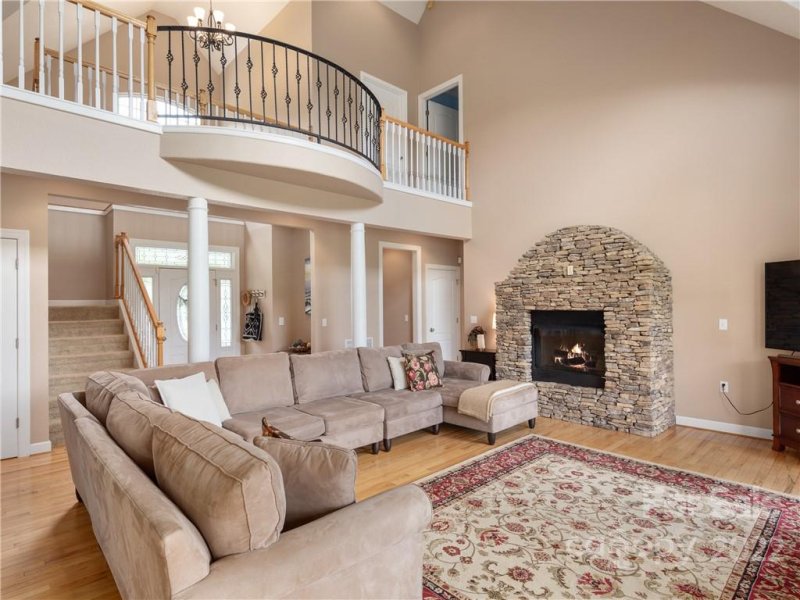 Property image 5 at 17 Rolling Meadow Lane, Clyde, NC 28721