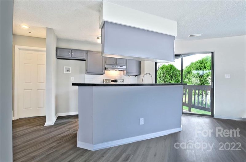 Property image 4 at 8121 Cedar Glen Drive, Charlotte, NC 28212