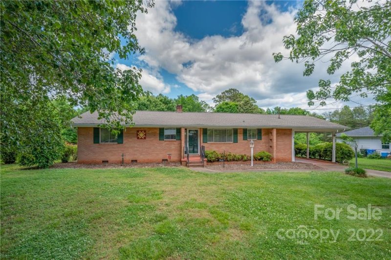 Property image 3 at 136 Crestview Street, Rutherfordton, NC 28139