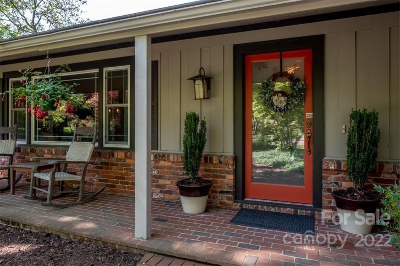 Property image 4 at 2641 Seminole Drive, Hendersonville, NC 28791