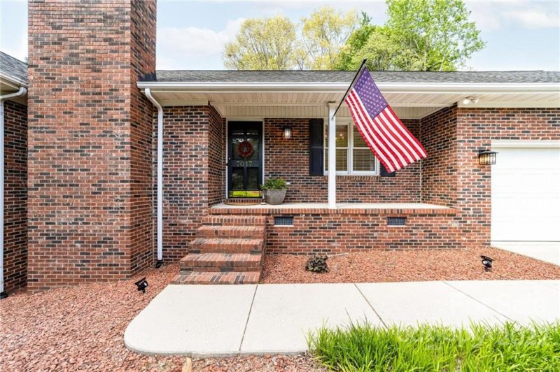 Property image 3 at 7017 Forest Hills Drive, Denver, NC 28037