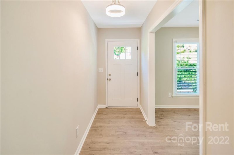 Property image 4 at 5526 Whistlewood Lane, Charlotte, NC 28208