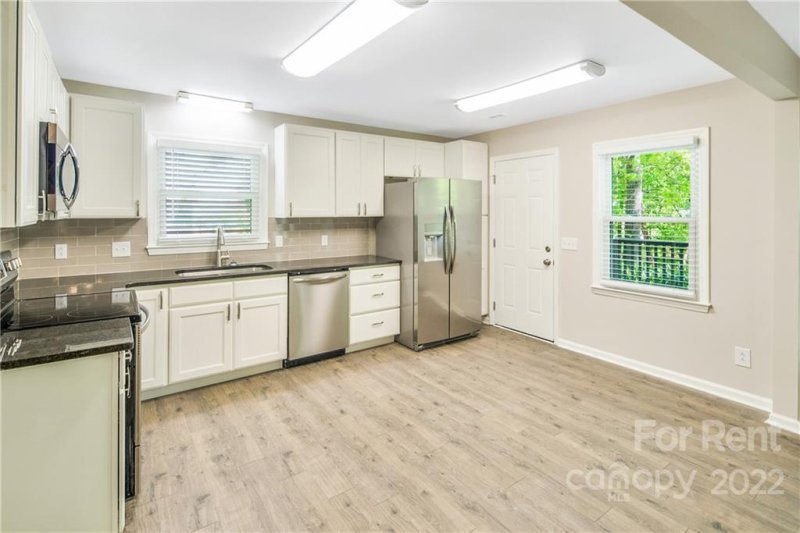 Property image 5 at 5526 Whistlewood Lane, Charlotte, NC 28208