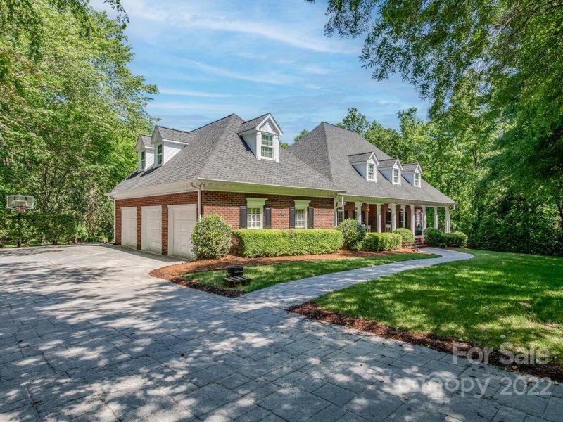 Property image 2 at 4920 Parview Drive, Charlotte, NC 28226