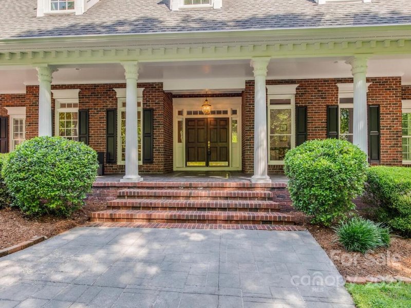 Property image 3 at 4920 Parview Drive, Charlotte, NC 28226