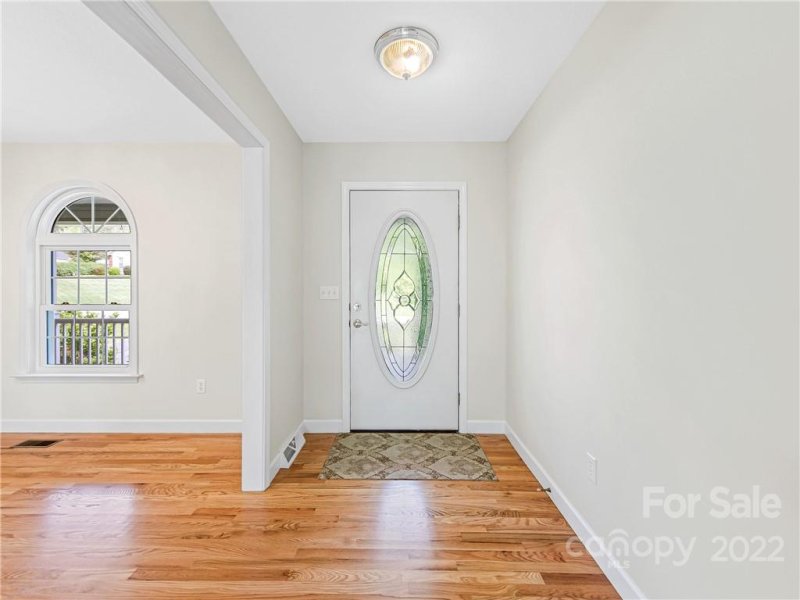 Property image 5 at 115 Classic Oaks Circle, Hendersonville, NC 28792